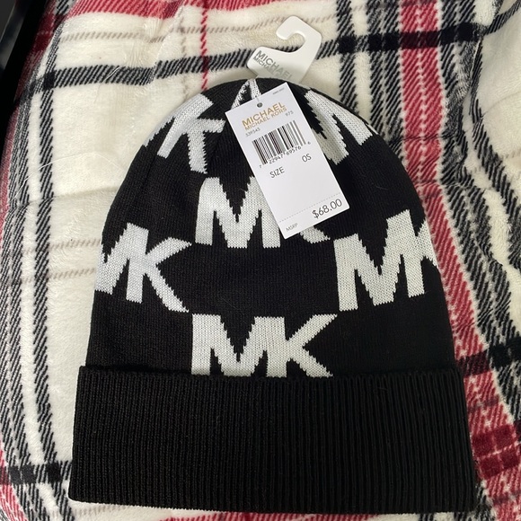 Michael Kors Cuff Toque NWT - Picture 3 of 5